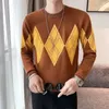 Herrtröjor stickade tröja manlig runda krage kläder crewneck argyle tröjor pläd nacke ful x casual designer lyx y2k vintage kul