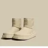 Laarzen Klassiek Mode Dames Sneeuw Effen Kleur Leer Platform Antislip Dames Winter Casual Pluche Warm Halverwege de kuit