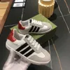 Populaire kinderschoenen Baby-sneakers met veters, maat 26-35 Inclusief dozen Gestreept logo decoratie meisjes jongensschoen Dec20