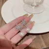 2024 Projektant S925 Srebrna igła Zaawansowana design Pearl Kolczyki Women's Instagram Trendy Wykwintne mikro inkrustowane Cyrkon Kolki z płatki śniegu biżuterii