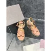 JC Jimmynessity Choo Custom hergestellte Sandalen hochwertige neue Schuhe Frauen Keil gefrorener Leder koreanische Version der wasserdichten Plattform dicker Boden