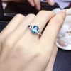 Küme halkaları Charming Clear Sky Mavi Topaz Taş Yüzüğü 925 STERLING Gümüş 6x8mm Doğal Gem Renk Kız Doğum Günü Hediyesi