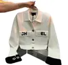 SS Designer Women's Jackets Top Quality Lapel Polo Fashion Bröstficka Slim Fit White Embroidery Tryckt metallspänne Stickad långärmad koftajackor