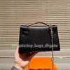 Designer européen crossbody body de haute qualité Chain de sac à main féminin verrouiller le nouveau sous-bras en cuir authentique et le dîner de mondaine américaine