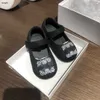 ブランド幼児靴デザイナー新生児スニーカーボックスパッケージサイズ20-25光沢のあるダイヤモンド飾り幼児ウォーキングシューズDEC2020