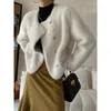 Chaquetas de mujer Chaqueta de piel sintética con botones dorados Otoño Invierno Blanco Marrón Gris Abrigo difuso