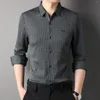 Camisas casuales para hombres Llegada Camisa de lana Otoño Impresión Bordado Manga larga Calidad Lujo Negocio Tendencia Moda Parte inferior Ropa para hombre Top