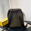 Классический F Рюкзак для пресбиопии модные женские маленькие рюкзаки повседневные мужские сумки на плечо для пар роскошный студенческий школьный портфель CSD2312305-25