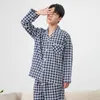 Casual Men Home Sleepwear Suits Långärmade byxor för hösten Pijamas för män Flanell Plaid Design