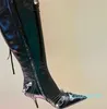 أحذية Cagole Lambskin Leather Leather Boots عشيرة مشبك حذاب مزخرف الجانبي الأحذية المدببة مقدمة أخمص القدمين كعب طويل القامة الحذاء الفاخر