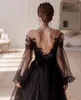 2024 Abiti da ballo corti sexy Vintage con spalle scoperte Applicazioni di pizzo nero Illusion maniche lunghe Una linea Plus Size Tulle Lunghezza tè Abiti da sera da cocktail