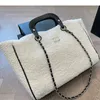 كلاسيكية C Brand Bag Fahsion Womens الكتف أكياس الموضة سعة كبيرة السفر حقيبة يد للنساء الرجال 5 ألوان CSD2312304