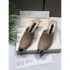 JC Jimmynessity Choo marca de luxo de alta qualidade Designer de sandálias mistas colorir saltos altos saltos femininos de couro deslizante de pães de mula chinelos 35-41
