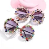 Solglasögon kvinnors solskydd UV Fashion Retro Artificial Gemstone Street Shooting Travel Glasses