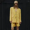 Tute da donna Oymimi Fashion Set di pantaloncini da ufficio gialli larghi per le donne 2 pezzi Elegante giacca a maniche lunghe con abiti a vita alta Donna