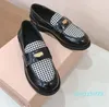 Dernières chaussures habillées de créateurs Top qualité Modèle de cristal classique Peau de vache Femmes Mocassins Printemps Femmes Plat Demi Mode Cuir Travail Bureau Robe de soirée Chaussure