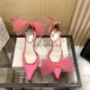 JC Jimmynessity Choo Shoes Högkvalitativ hög Hälklänningskor Män kvinnor London Bröllopssko påpekade tår latte svart fuchsia bowtie designer lady sneaker 10cm häl han