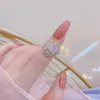 Anelli a grappolo placcato oro 14k gioielleria raffinata zircone micro-incrostato cristallo pieno fiore squisito per anello di lusso per feste da donna