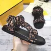 2024 Parijs Luxe Designer Sandalen en Slippers voor Dames Mode Zomer Meisjes Strand Dames Slippers en Slippers met Platte Bodem Sexy Geborduurde Schoenen Grote 35-42