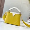 Bolso clásico de moda Mini bolso Capucines Mujer Cuero de vaca granulado Funda con tapa Bolsos Bandolera para mujer Embrague VINTAGE Bolso de mano pequeño Bolsos de mensajero