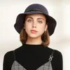 Berretti X4037 Cappelli Fedora in lana Cappellini Fedora in metallo per il tempo libero per adulti Secchio Cappello Fedora Sunbonnet per esterni Cappello personalizzato