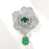 Broches de calcedônia/ágata verde com alfinete de flor de zircão microincrustado para roupas femininas