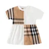 Summer Designer Baby Girls Dresses Plaid mönster 100% bomull Kort hylsa Småbarn Spädbarn prinsessa klänning barn kläder