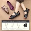 Женские сандалии, лето 2023, крутая удобная обувь на плоской подошве для мам, женские сандалии из искусственной кожи с открытым носком среднего и старшего возраста