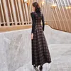 Abiti casual Wo2023 Autunno Inverno Vintage Plaid Strap Dress Set di maglieria Top Bretelle lunghe 2 pezzi Suit Women Outfit 4XL