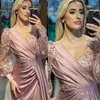 Dusty Rose Kleider für die Brautmutter in Übergröße, V-Ausschnitt, lange Ärmel, Spitze, elegant, wunderschönes Mutterkleid mit Schlitz, elastischem Satin, formelle Abendkleider M146