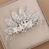 Hårklämmor Barrettes White Headpin Crystal för brudflickor Bling Rhinstones Pearls Fairy Flowers Wedding Proms Party Ornament 298n