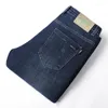 Jeans da uomo 2024 primavera autunno uomo denim di cotone pantaloni skinny slim elasticizzati dritti pantaloni blu regolari maschili vintage classici di grandi dimensioni