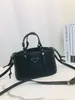 High 10a Top Tier Mirror Quality Designer Shopping Bag GM Womens Real Leather Black Purse präglade bokstäver Tote Luxury Canvas Handbag Medium Shou