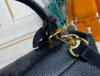 2023 Luxury Designer Bag Full läder präglad handväska med löstagbara axelremmar för axel eller crossbody singel axelväska 5A