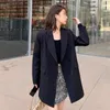 Costumes pour femmes Veste blanche Vêtements d'extérieur Blazer Femme Longs manteaux amples pour femmes Robe Vêtements sur la mode en plein air 2023 Sacs modernes jeunes