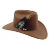 Bérets Western Cowboy Hat Hombre Accessoires de plumes pour hommes et femmes Rétro Gentleman