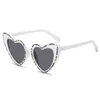 Okulary przeciwsłoneczne hurtowe funky urocze w kształcie serca ochrona moda kolorowe diamenty okulary przeciwsłoneczne dla mężczyzn