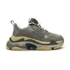 Triple S Hommes Femmes Basketball Chaussures Paris 17fw Plateforme Tout Noir Blanc Beige Rose Violet Gym Luxurys Designers Chunky Sneaker Semelle Claire Confortable