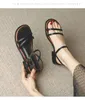 サンダルミドルヒールホワイトレディース2024夏の厚いローマのローフラット女性靴