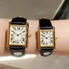 Moda Tasarımcı Saati Moda Kuvars Saatler Kadınlar İzle Set Vintage Deri Kayış Tank Saatleri Altın Gümüş Gül Dikdörtgen İzle Paslanmaz Çelik Hediyeler