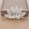 Hårklämmor Barrettes White Headpin Crystal för brudflickor Bling Rhinstones Pearls Fairy Flowers Wedding Proms Party Ornament 298n