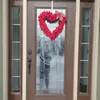 Dekoracyjne kwiaty Walentynkowe prezent romantyczny wieniec w kształcie serca z kraciastym koknotem na Walentynkowe wystrój drzwi frontowe imprezę na zewnątrz