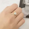 Moissanite Lab Diamond Stone Women Mension Ling Ring Jewelryを使用したDaintyファッションリアル18Kゴールドジュエリー卸売