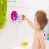 Vattenutrustning baddräkt roterande montering sug kopp växel badrum baby badleksak 0-3 år gamla baby leksaker l230518