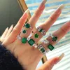 Personnalisé 5A CZ Cubique Zircone Émeraude Pierre Vert Bague de Fiançailles Diamant 925 Bijoux En Argent Sterling Or Anneaux De Mariage Pour Les Femmes