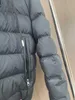 Autumn and winter men's loose down jacket, soft and comfortable fabric, the upper body version is excellent, lightweight and comfortable, simple and generous style.