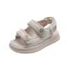 Sneakers 2023 barn sommar sandaler chic flickor avslappnade sandaler solida svarta barn mode prinsessa japansk stil klassiska blommor bucklehkd230701