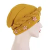 Nuovo Fiore In Rilievo Chemio Cap Donne Treccia Musulmana Hijab Turbante Foulard Indiano Cofano Cappello Perdita di Capelli Headwrap Sciarpa Turbante Mujer