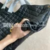 Hot Luxury Designer Handväskor iCare Maxi Bag Fashion Rhombic Lambskin Populära handväska axel stor tote 22.8 tum för kvinna strand resor shopping väskor diamantgitter