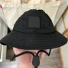 Chapéu de balde de designer clássico verão praia para senhora viajando ao ar livre Cappello Bob Homme Carta Cordão Design Pescador Chapéus Moda MZ07 E23